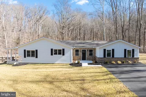 555 Reeds Rd, Downingtown, PA 19335