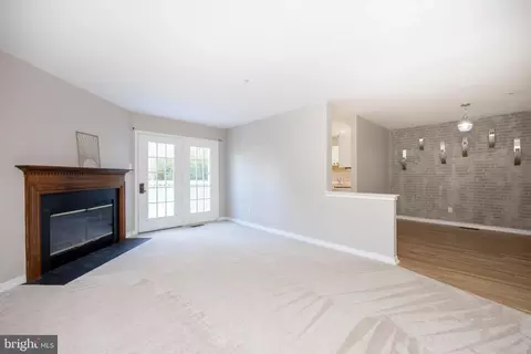 Living - 37 Buttonwood Dr, Exton, PA 19341 photo 4 of 5