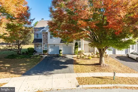 Exterior - 37 Buttonwood Dr, Exton, PA 19341 photo 5 of 6