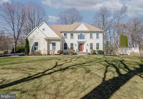 119 Red Oak Dr, Lincoln University, PA 19352