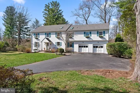 Exterior - 284 W Valley Rd, Wayne, PA 19087 photo 3 of 11