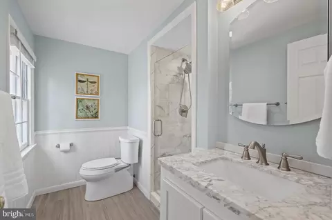 Bath - 284 W Valley Rd, Wayne, PA 19087 photo 4 of 5