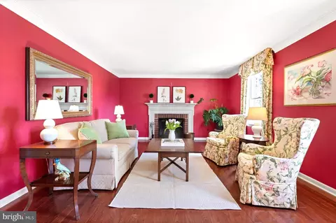 Living - 284 W Valley Rd, Wayne, PA 19087 photo 2 of 2