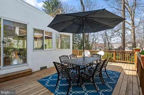 Exterior - 284 W Valley Rd, Wayne, PA 19087 photo 4 of 11