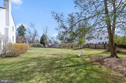 Exterior - 284 W Valley Rd, Wayne, PA 19087 photo 9 of 11