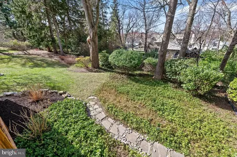 Exterior - 284 W Valley Rd, Wayne, PA 19087 photo 8 of 11