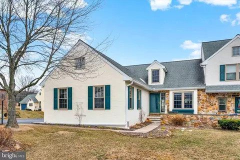 14 Meadowview Dr, Elverson, PA 19520