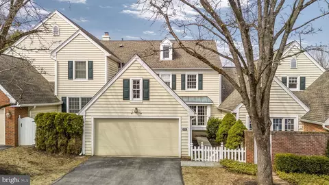 126 Carters Grove Ln, Malvern, PA 19355