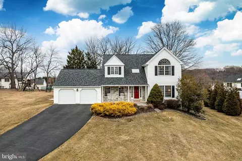 102 Farmhouse Dr, Exton, PA 19341