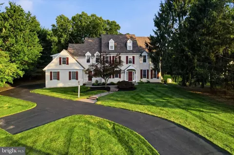 15 Eastgate Dr, Phoenixville, PA 19460
