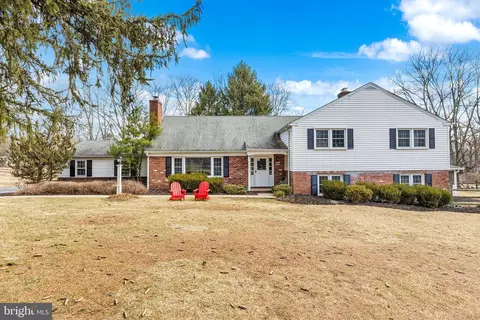 351 Lenape Dr, Berwyn, PA 19312