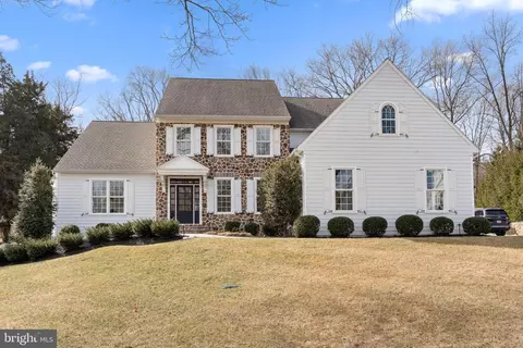 909 Sorrell Hill Dr, Malvern, PA 19355