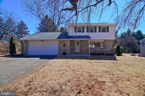 1414 Shenkel Rd, Pottstown, PA 19465