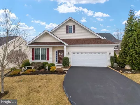 201 Gaston Ln, Coatesville, PA 19320
