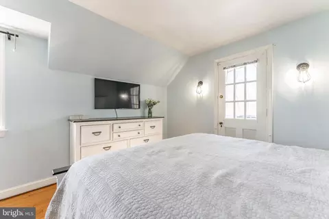 Bedroom - 30 Meadowbrook Rd, Wayne, PA 19087 photo 4 of 5