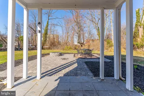 Exterior - 30 Meadowbrook Rd, Wayne, PA 19087 photo 5 of 6