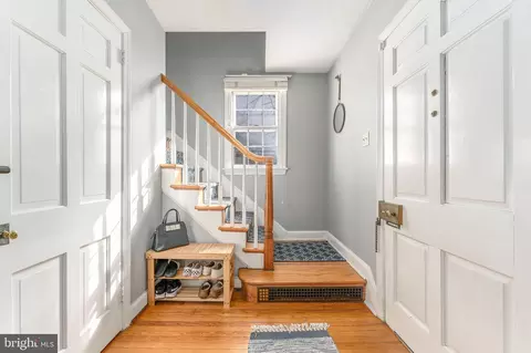 Entry Way - 30 Meadowbrook Rd, Wayne, PA 19087 photo 1 of 5