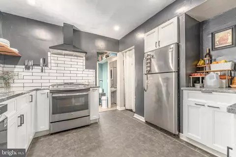 Kitchen - 30 Meadowbrook Rd, Wayne, PA 19087 photo 1 of 3