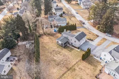 View/Area - 131 Clover Hill Ln, Wayne, PA 19087 photo 5 of 6