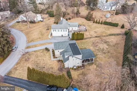 View/Area - 131 Clover Hill Ln, Wayne, PA 19087 photo 3 of 6