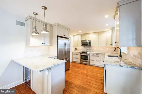 Kitchen - 131 Clover Hill Ln, Wayne, PA 19087 photo 1 of 4