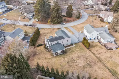 View/Area - 131 Clover Hill Ln, Wayne, PA 19087 photo 4 of 6