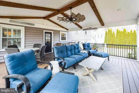 Exterior - 131 Clover Hill Ln, Wayne, PA 19087 photo 4 of 8