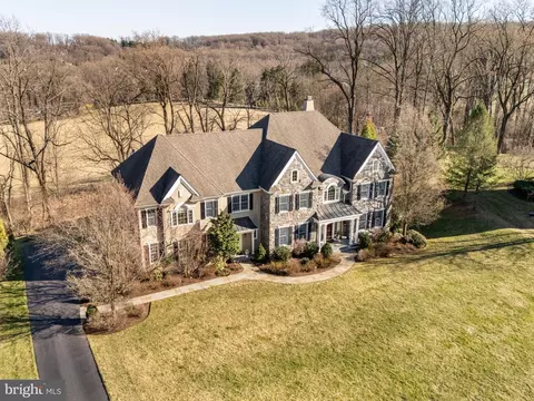 6 Ashwood Ln, Malvern, PA 19355
