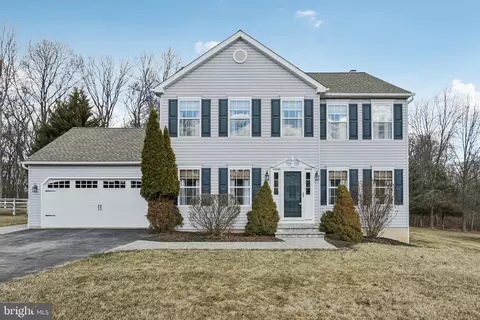 209 Pullman Cir, Coatesville, PA 19320
