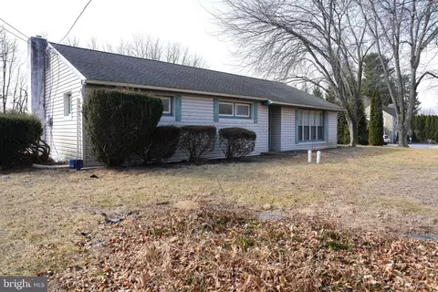 100 E 1st Ave, Parkesburg, PA 19365