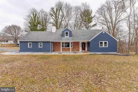 1225 Dogwood Dr, West Chester, PA 19380