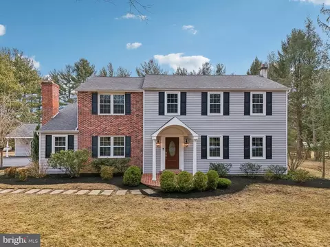 1122 Cardinal Dr, West Chester, PA 19382