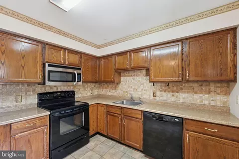Kitchen - 192 Valley Stream Ln, Chesterbrook, PA 19087 photo 1 of 2