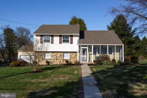 6 Vernon Ln, Malvern, PA 19355