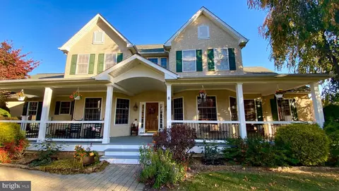 119 Lakewood Dr, Coatesville, PA 19320