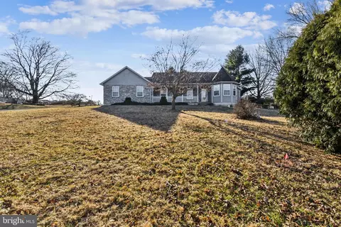 70 Horizon Dr, Coatesville, PA 19320