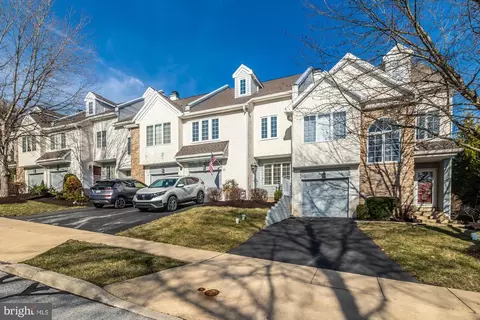 372 Bristol Cir, Exton, PA 19341