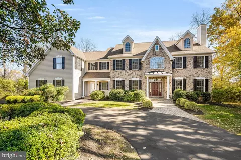18 Weightman Dr, Malvern, PA 19355