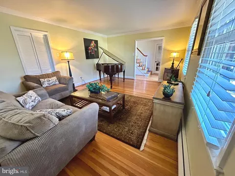 Living - 505 Delancy Cir, Devon, PA 19333 photo 1 of 2