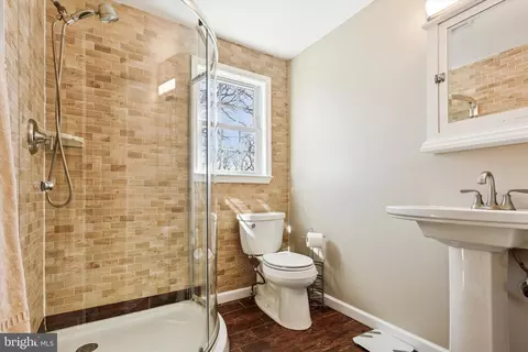 Bath - 505 Delancy Cir, Devon, PA 19333 photo 2 of 3
