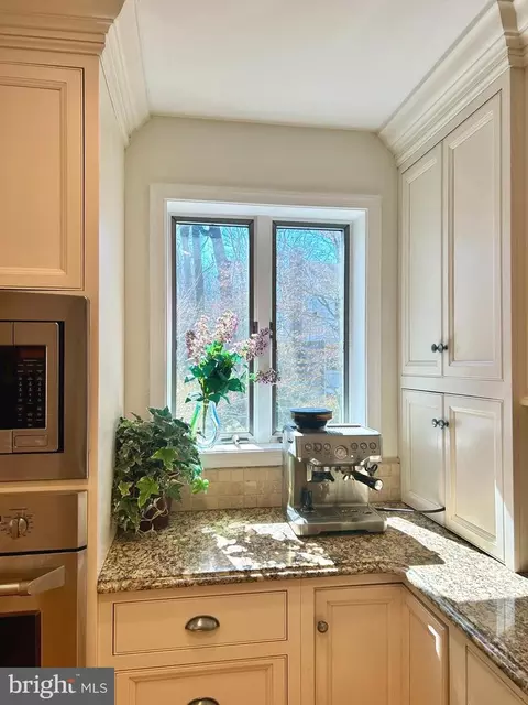 Kitchen - 505 Delancy Cir, Devon, PA 19333 photo 3 of 6