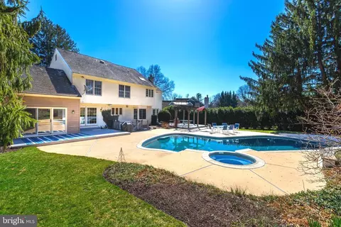 412 Rock Creek Cir, Berwyn, PA 19312