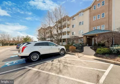 303 Paoli Pointe Dr, Paoli, PA 19301