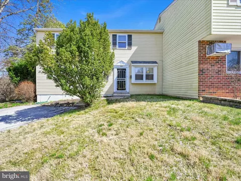 205 Karen Dr, Downingtown, PA 19335