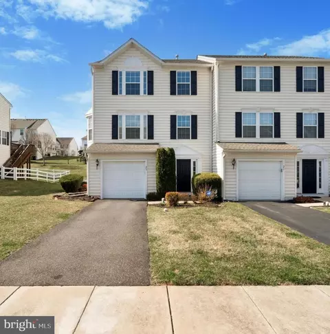 23 Bayberry Ln, Pottstown, PA 19465
