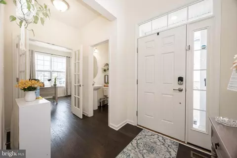 Entry Way - 429 Lee Pl, Exton, PA 19341 photo 5 of 21