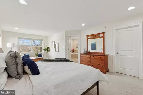 Bedroom - 34 Parkview Cir, Wayne, PA 19087 photo 2 of 7