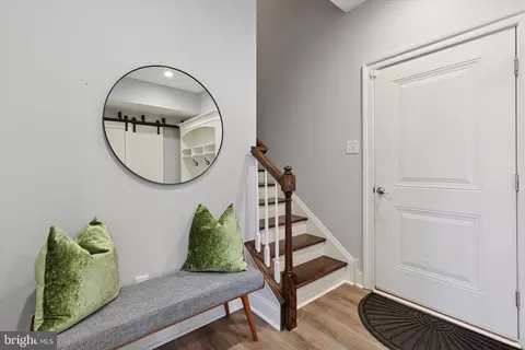 Entry Way - 34 Parkview Cir, Wayne, PA 19087 photo 3 of 5
