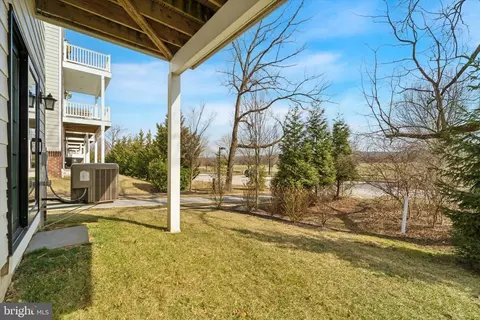 Exterior - 34 Parkview Cir, Wayne, PA 19087 photo 5 of 10