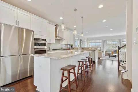 Kitchen - 34 Parkview Cir, Wayne, PA 19087 photo 1 of 2